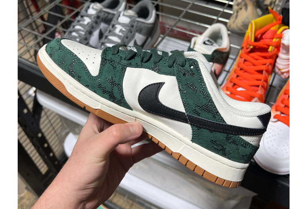 Nike SB Dunk Low Classic Green : r/Sneakers