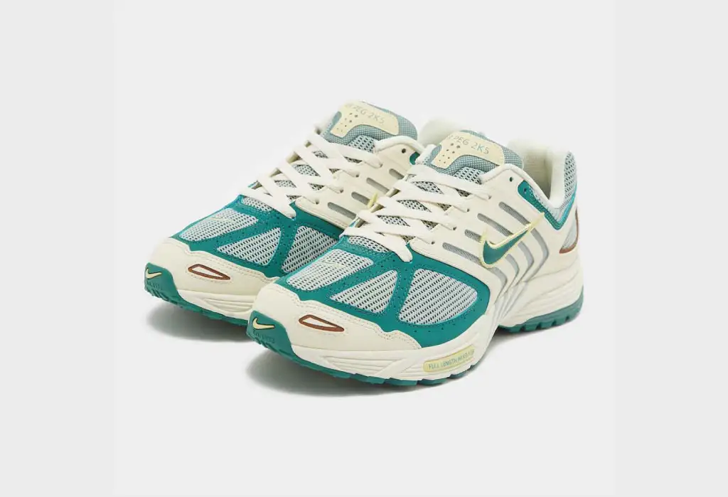 Nike Air Pegasus 2K5 “Coconut Milk/Bicoastal”