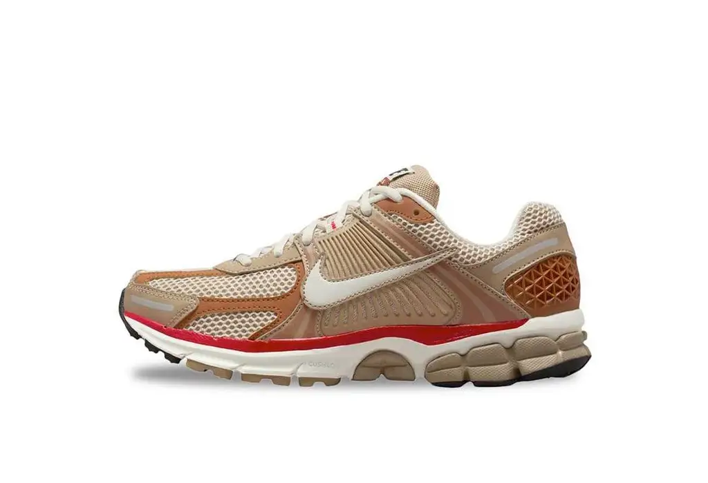 Nike WMNS Zoom Vomero 5 