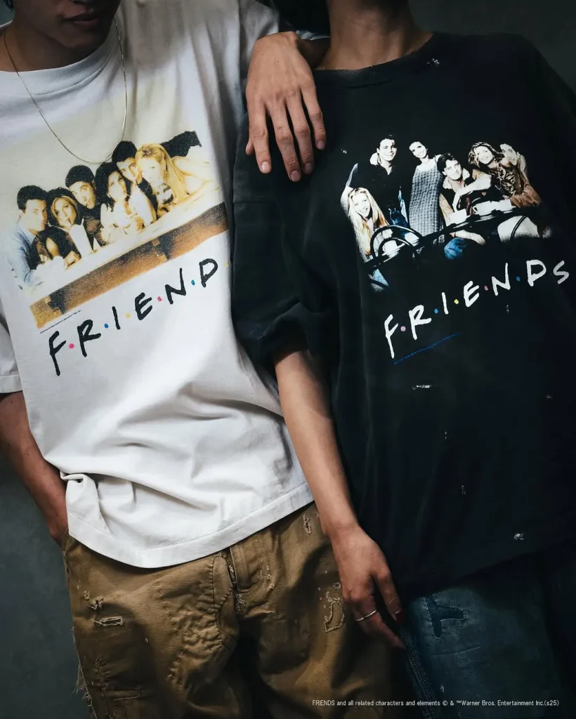 完売前に！SAINT Mxxxxxx × FRIENDS FRIENDS トレーナー SAINT Mxxxxxx) FRD-GREW NECK SWEAT FRIENDS (SM-HR8-0000-C58