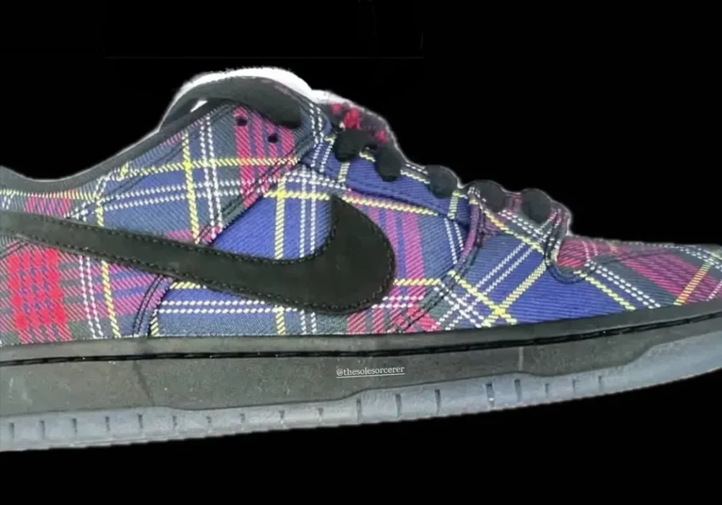 Nardwuar x Nike SB Dunk Low