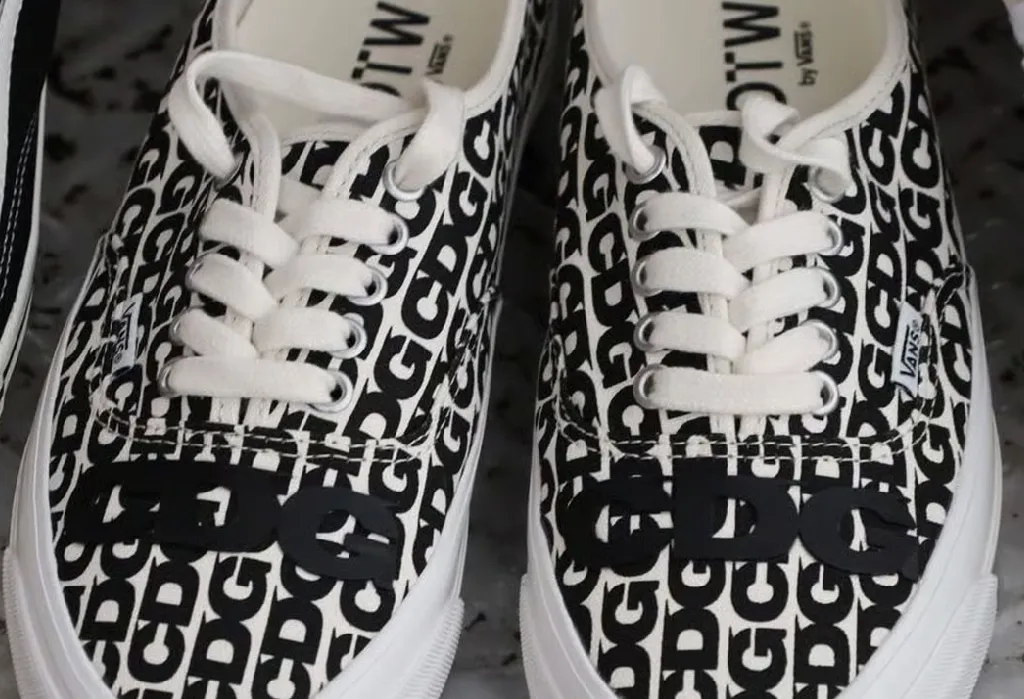 COMME des GARÇONS x Vans Authentic “CDG Print”