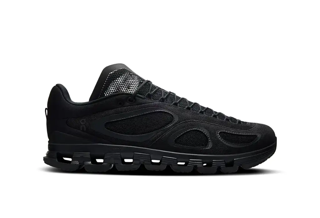 FKA Twigs x On Cloud X "Black" (M)