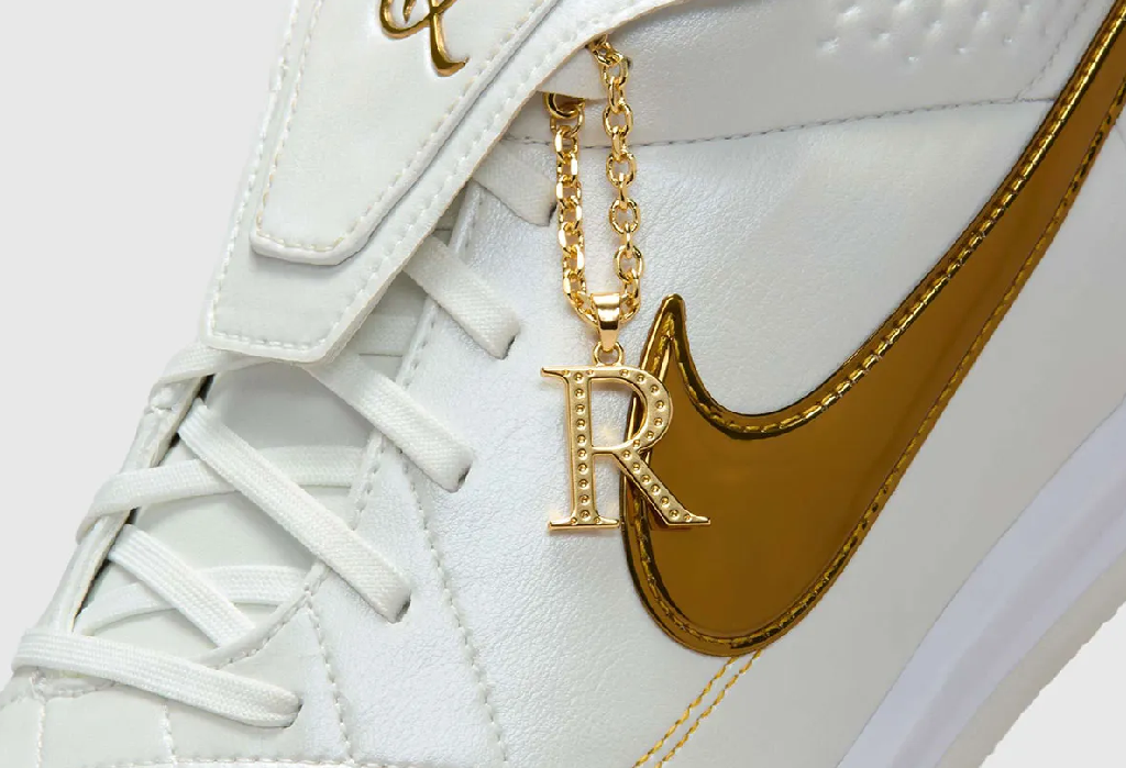 Ronaldinho x Nike Tiempo Legend “Touch Of Gold”