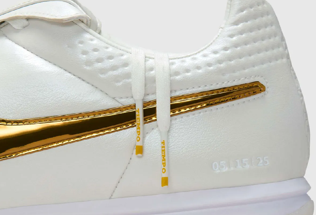 Ronaldinho x Nike Tiempo Legend “Touch Of Gold”