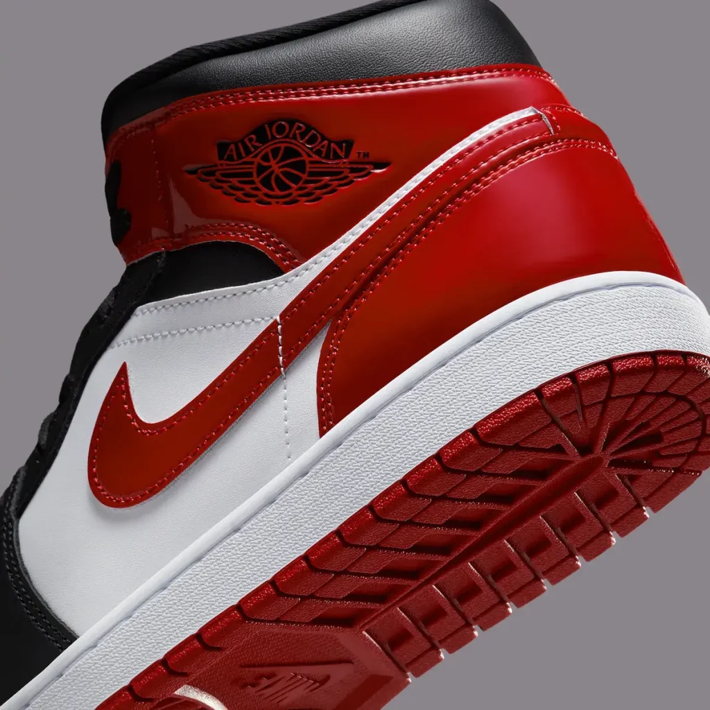 Air Jordan 1 Mid SE "Black/Varsity Red"