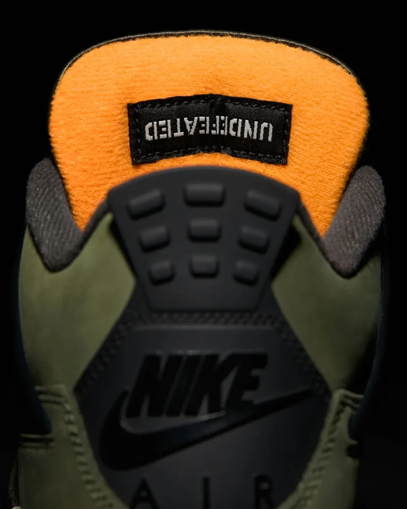 UNDEFEATED x Air Jordan 4 Retro "Deep Green"