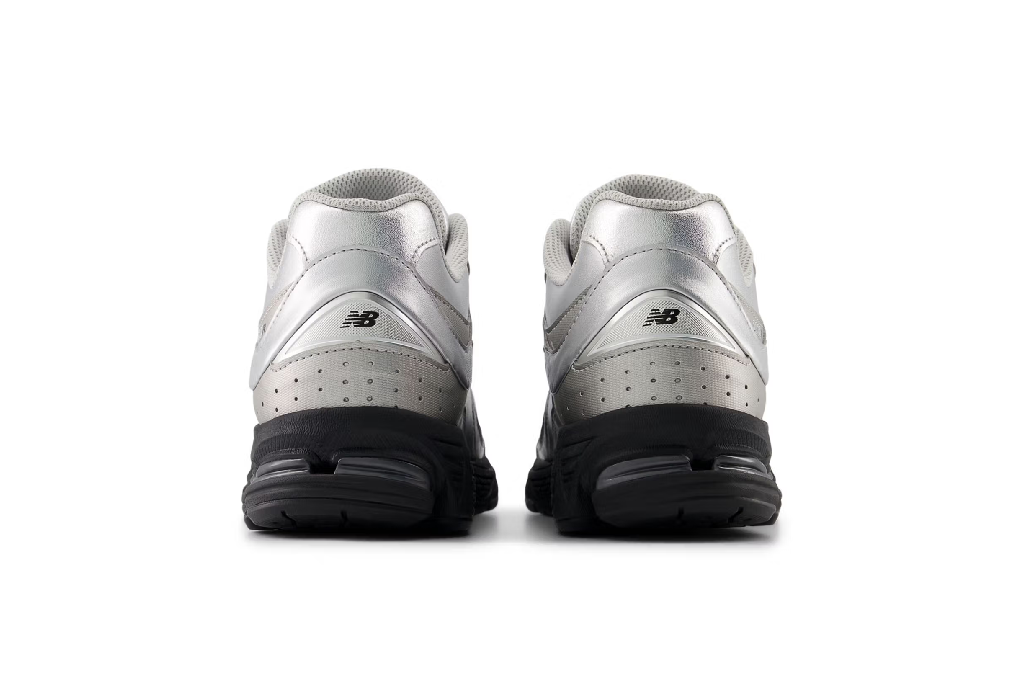New Balance 2002R “Metallic Silver”