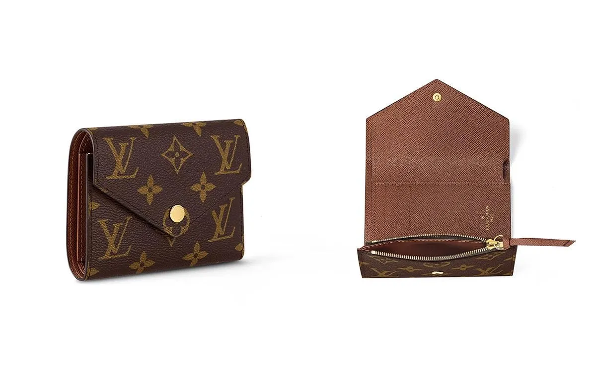 The Mini Wallet: An Essential for Light Summer Outfits