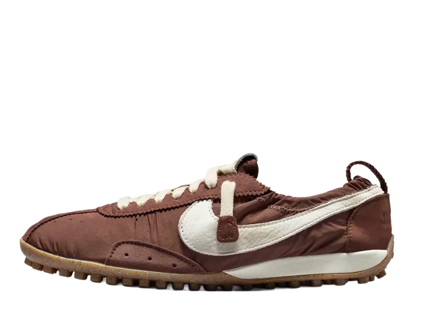 Jacquemus × Nike Women's Moon Shoe SP 