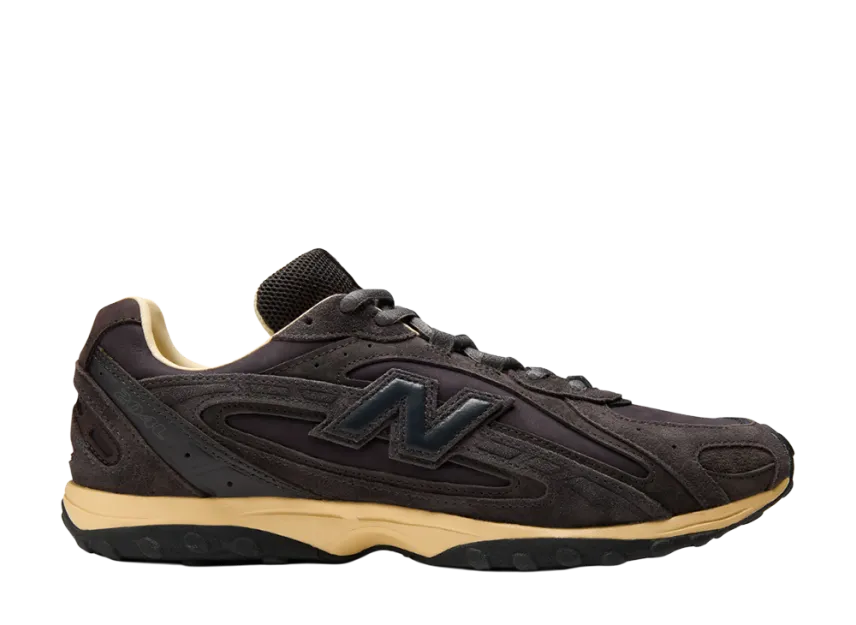 AURALEE × New Balance 204L 